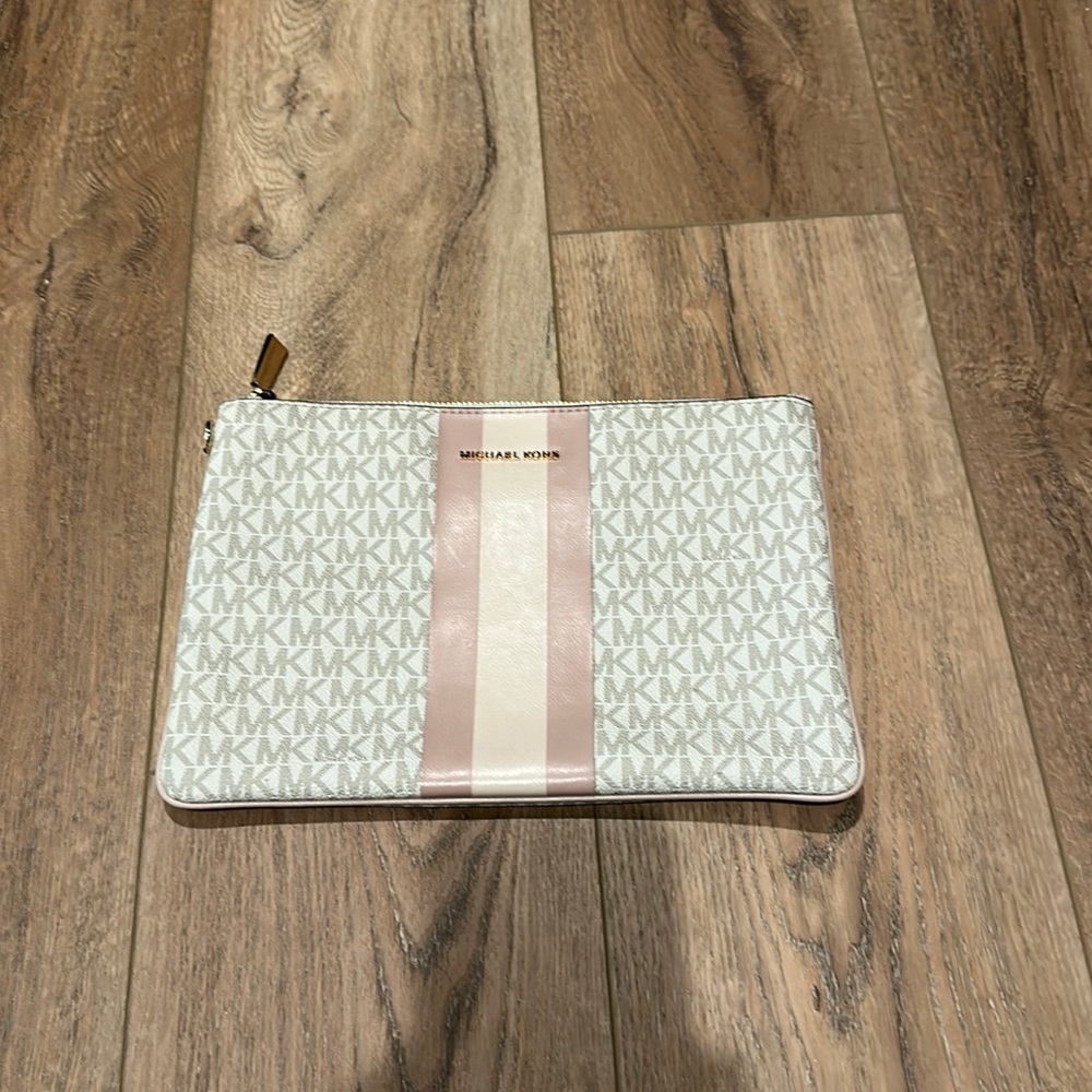 Michael Kors Clutch